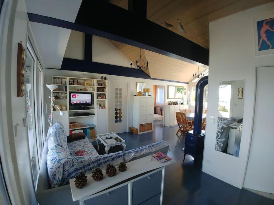 Lakefront. Appartement Pieds Dans L'Eau. View And Direct Access To The Lake. Anthy-sur-Leman エクステリア 写真